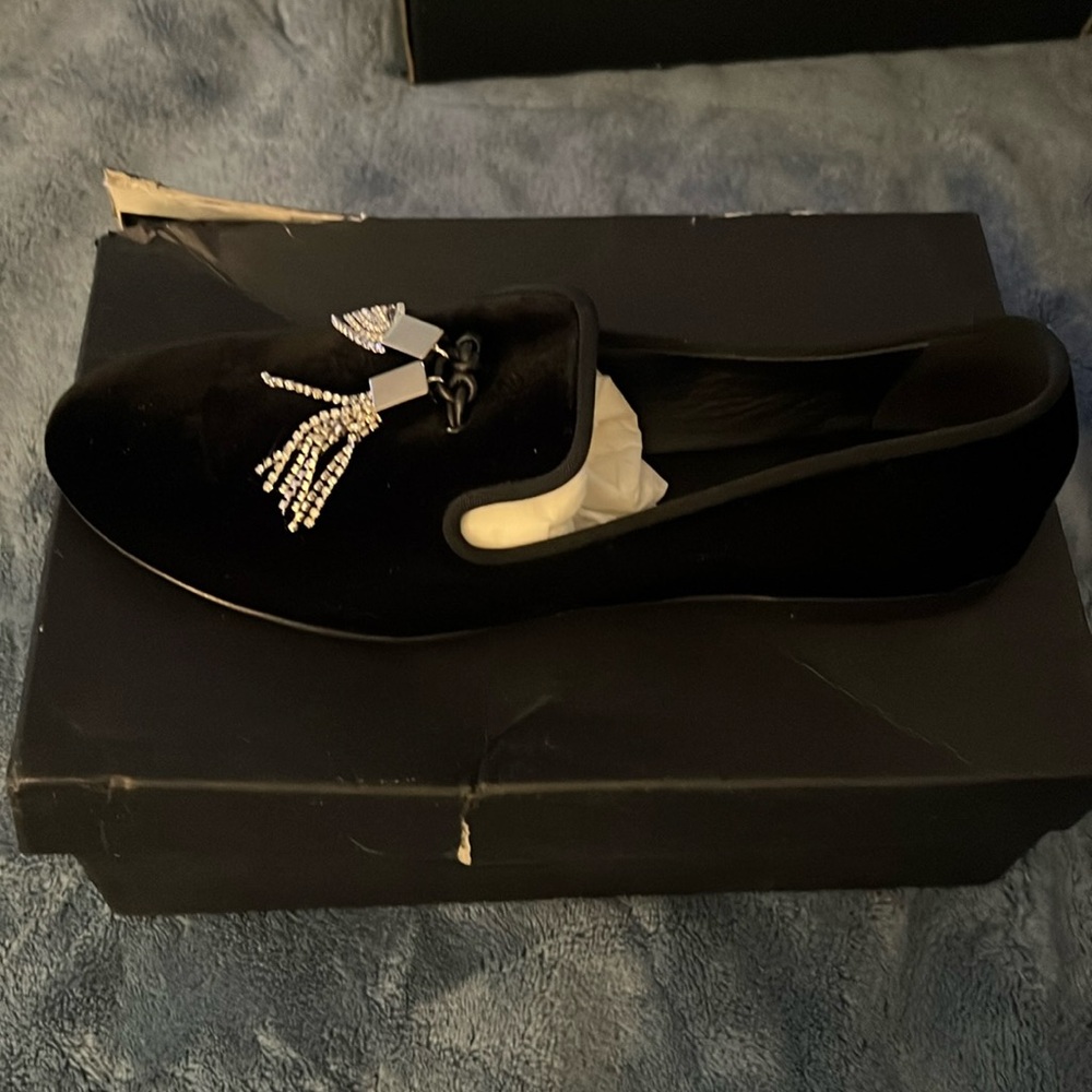 New Giuseppe flats for sale size 40.
